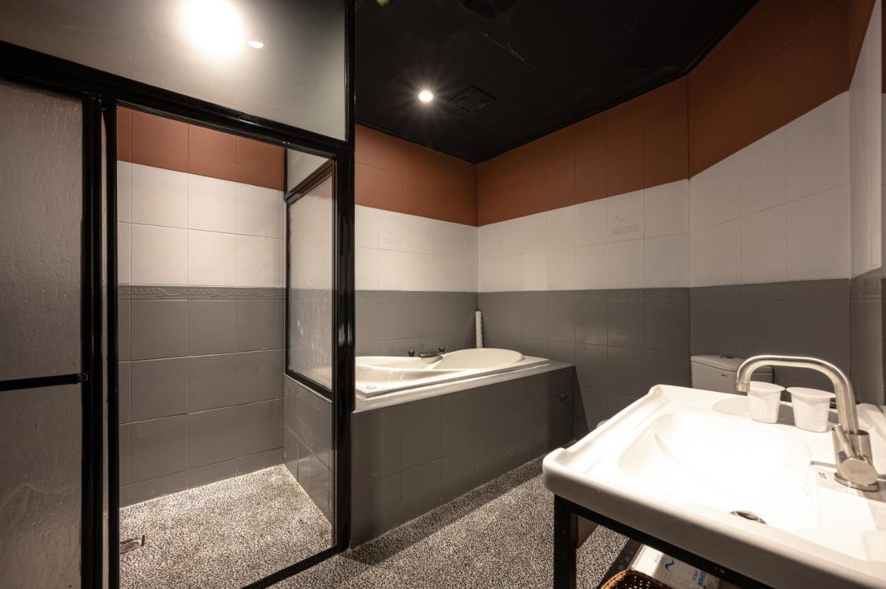 東旅驛棧 Motel Jiaoxi Bagian luar foto