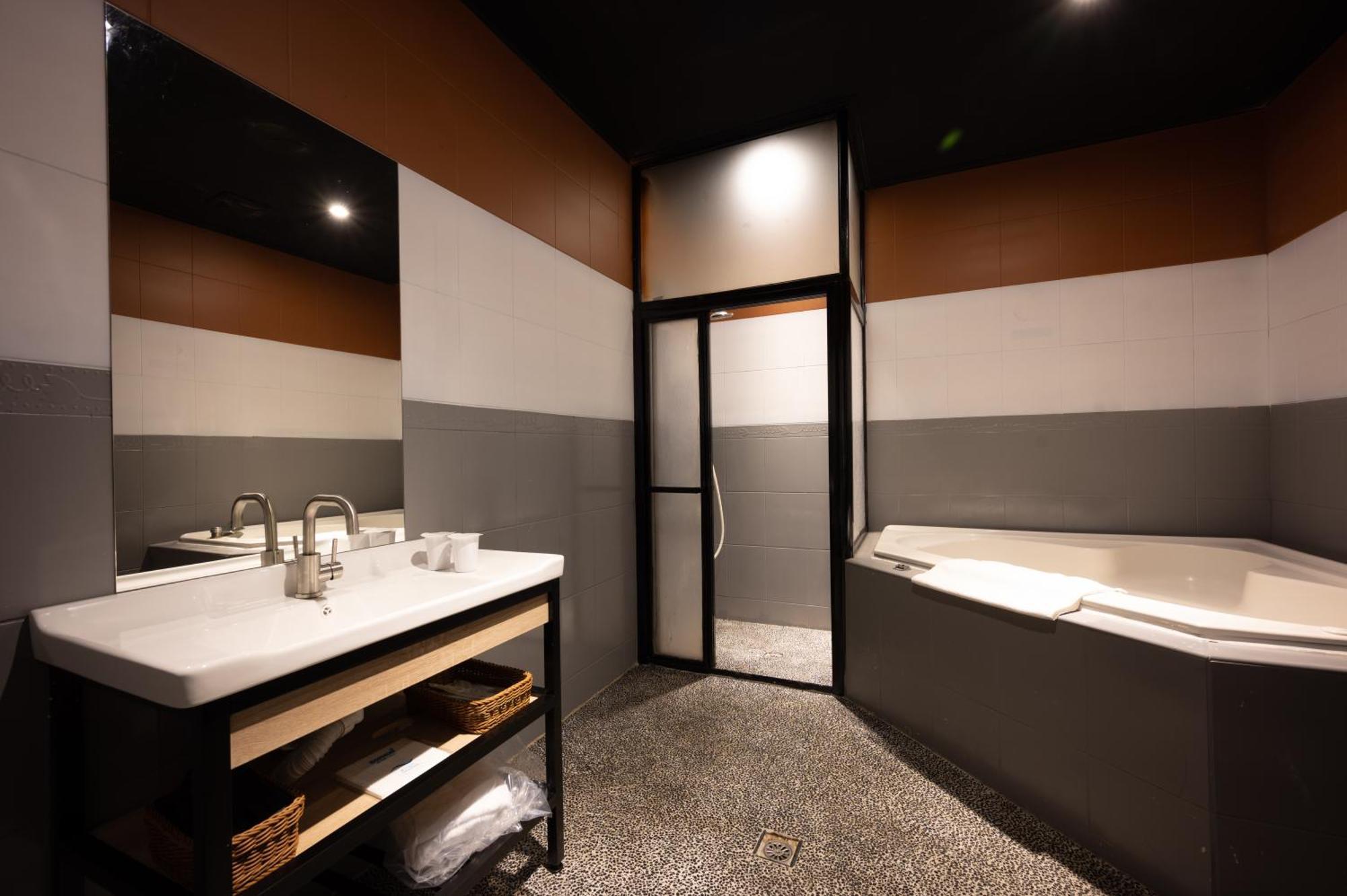 東旅驛棧 Motel Jiaoxi Bagian luar foto